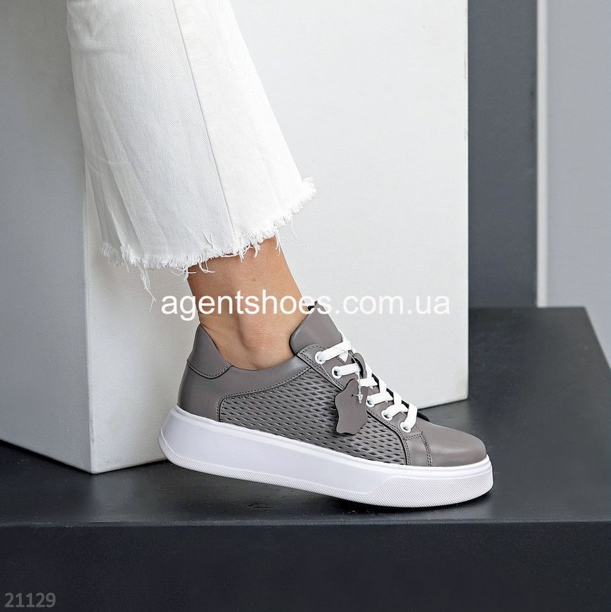 299.39 Кросовки Кожаные Серые 39 размер 299.39 фото